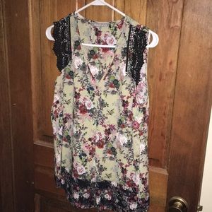 Floral print top